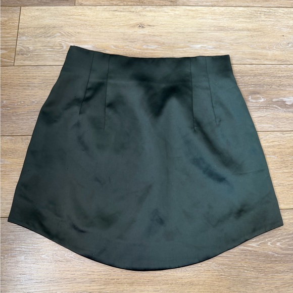 Zara Satin Elegant Dark Green Mini Skirt Sz S - Picture 2 of 4
